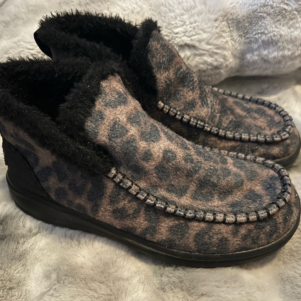 Hey Dude Black and Brown Leopard Slippers